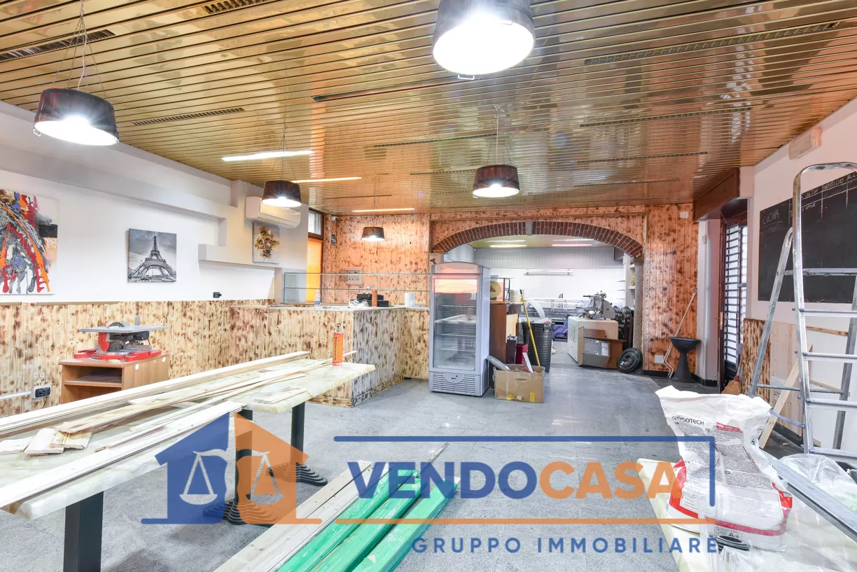 Immagine per Locale Commerciale in vendita a Carmagnola via Torino 167