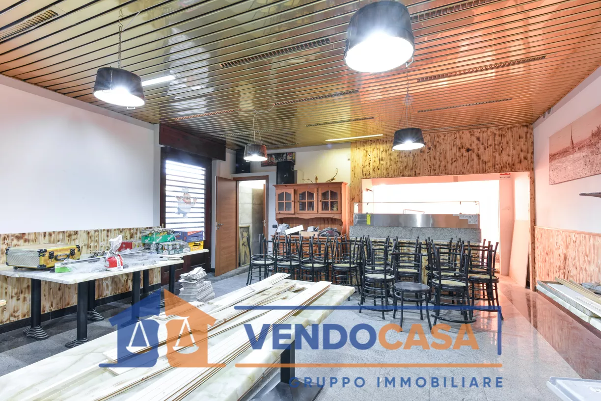Immagine per Locale Commerciale in vendita a Carmagnola via Torino 167