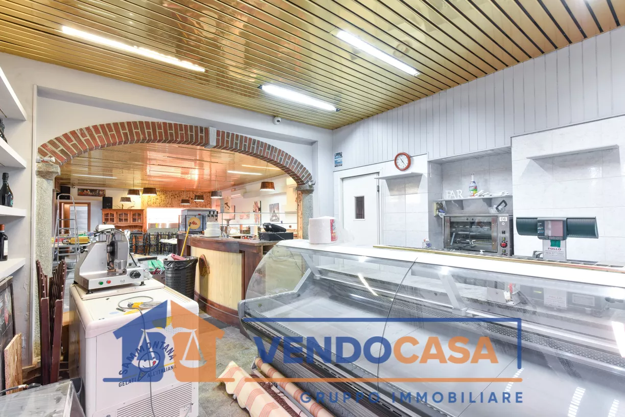 Immagine per Locale Commerciale in vendita a Carmagnola via Torino 167