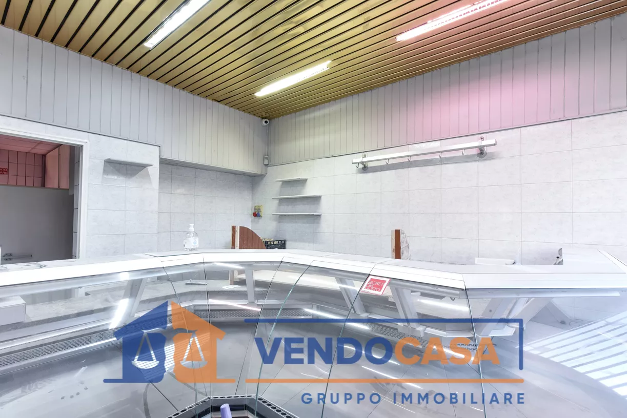 Immagine per Locale Commerciale in vendita a Carmagnola via Torino 167