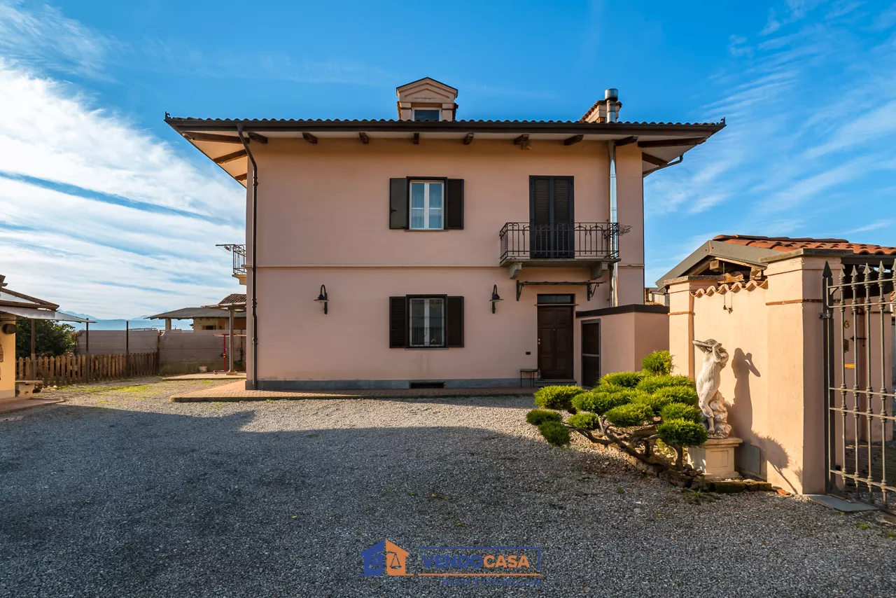 Immagine per Villa in vendita a Busca via Conti Della Morea 36