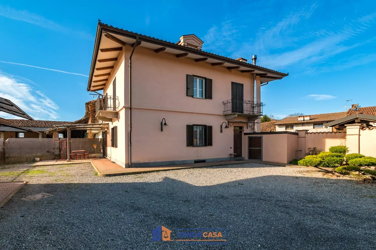 Immagine per Villa in vendita a Busca via Conti Della Morea 36