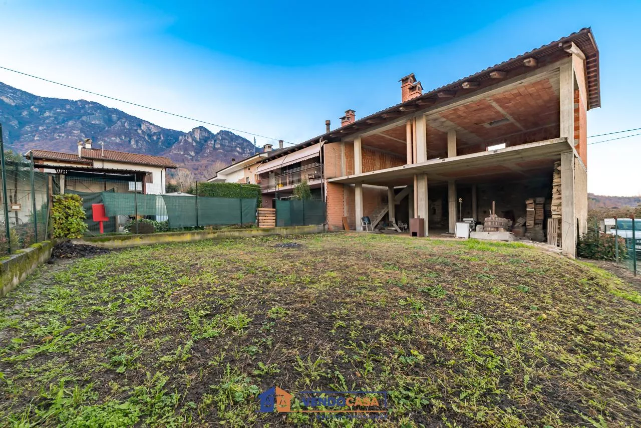 Immagine per Casa Indipendente in vendita a Envie via Baroero 9
