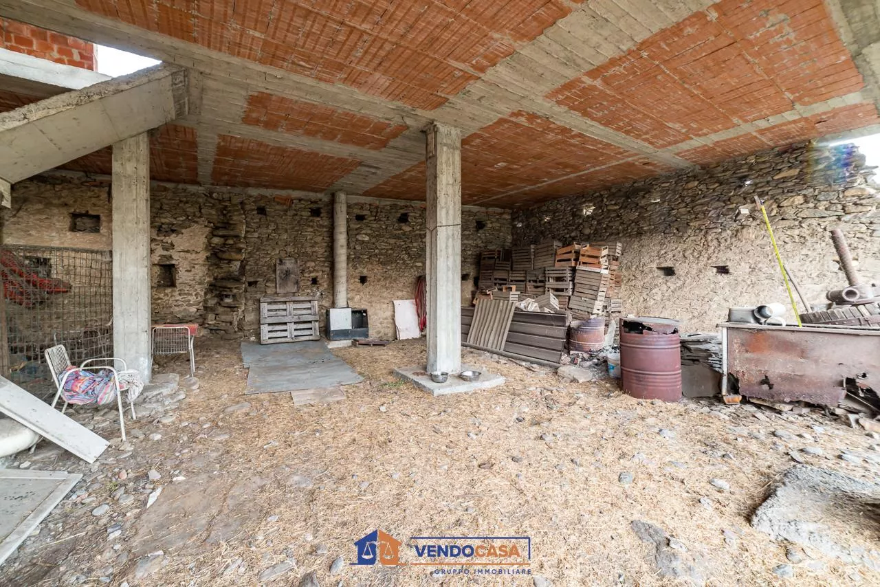 Immagine per Casa Indipendente in vendita a Envie via Baroero 9