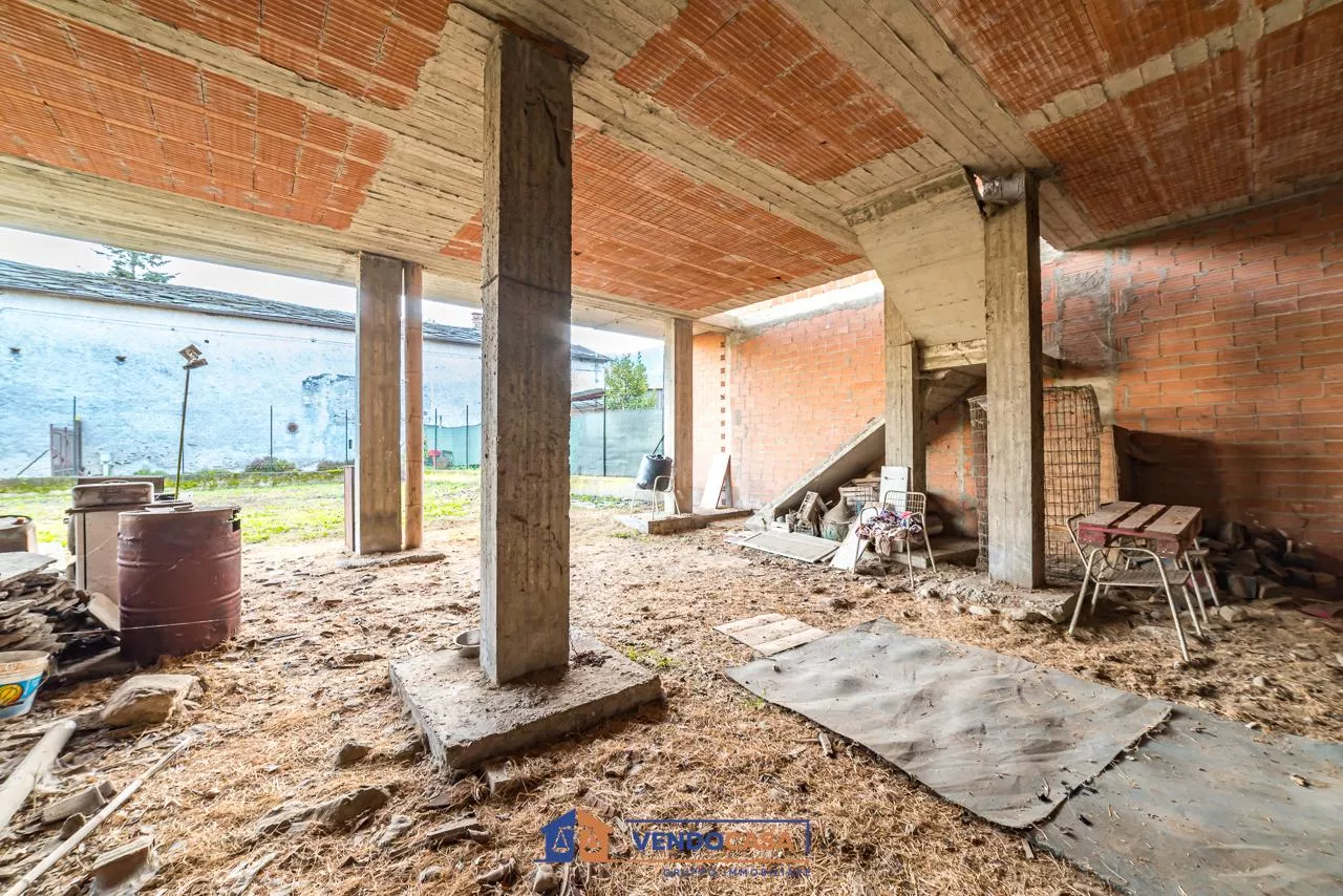 Immagine per Casa Indipendente in vendita a Envie via Baroero 9