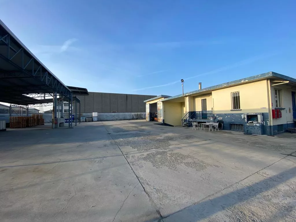 Immagine per Capannone Industriale in affitto a Torino strada Del Francese 97