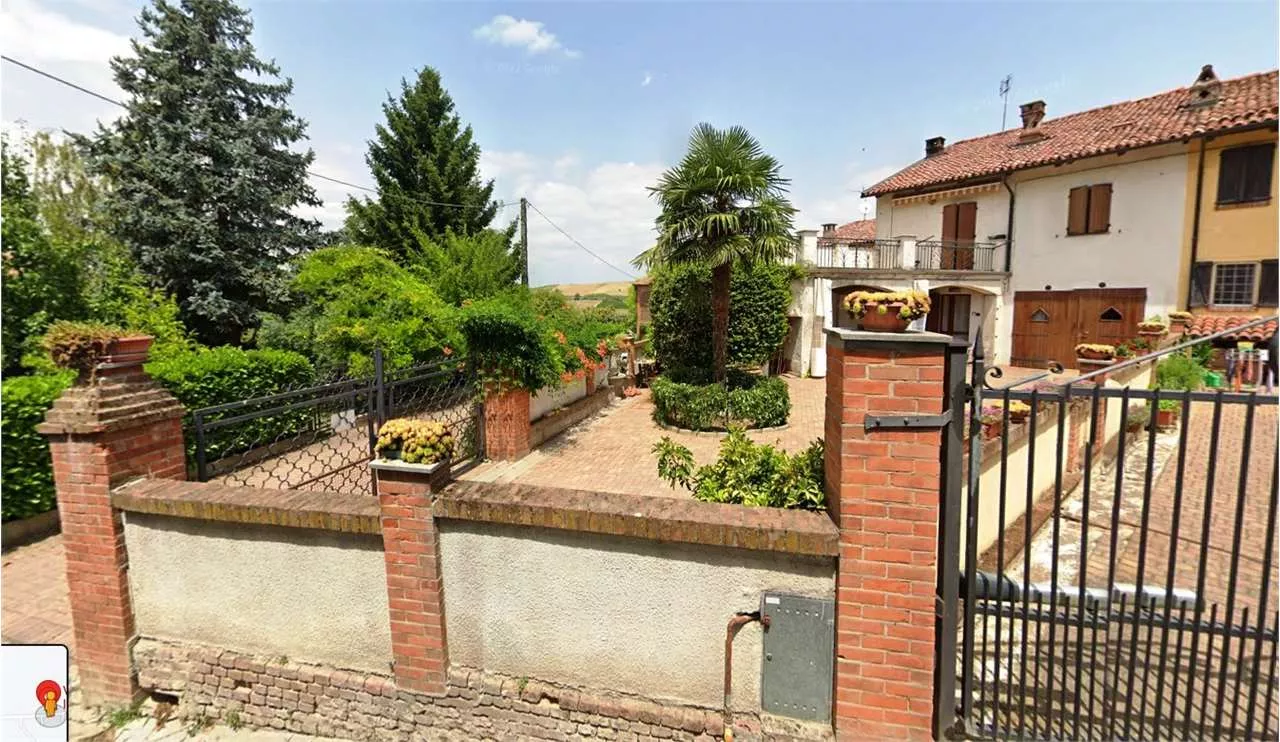 Immagine per Casa indipendente in vendita a Calliano via Vittorio Emanuele 2