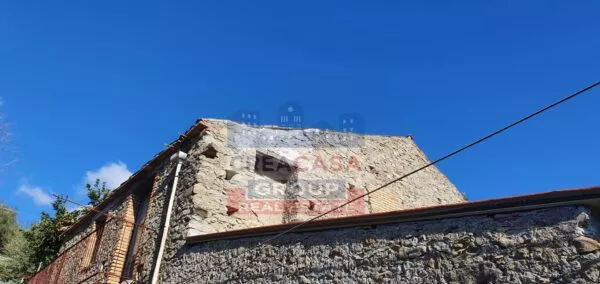 Casa Indipendente via Amazzone, Graniti