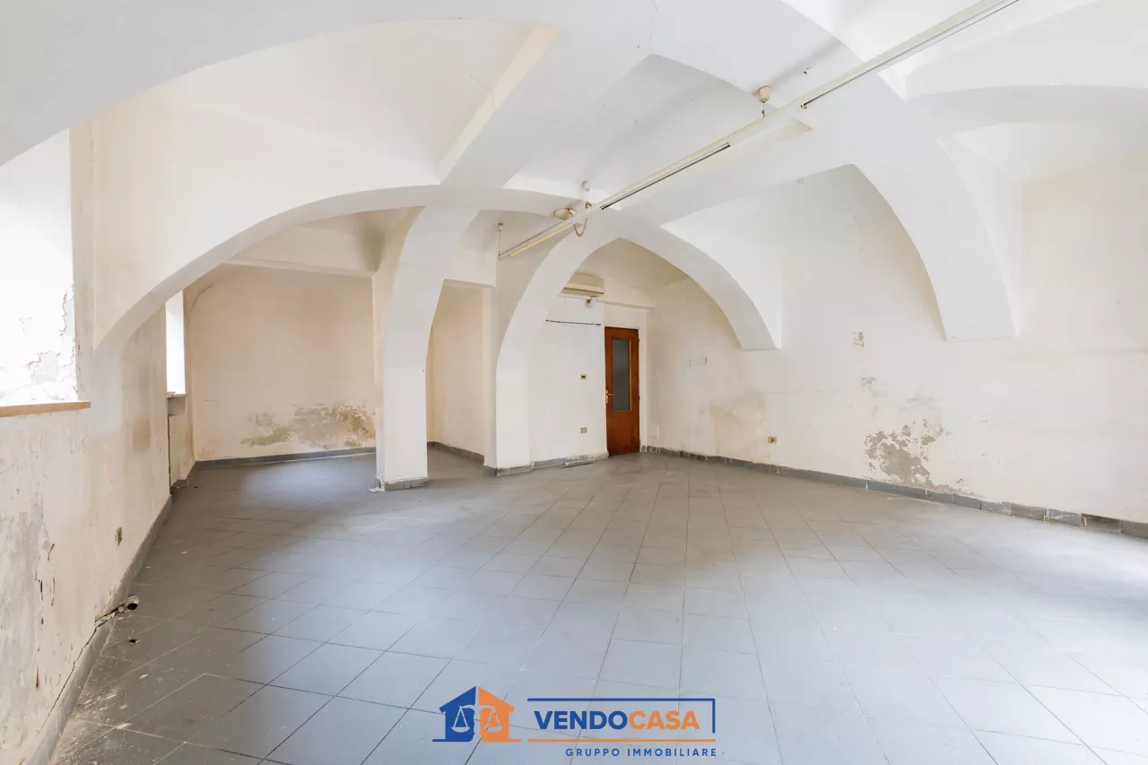 Immagine per Locale Commerciale in vendita a Sant'Albano Stura viale Vallauri 22