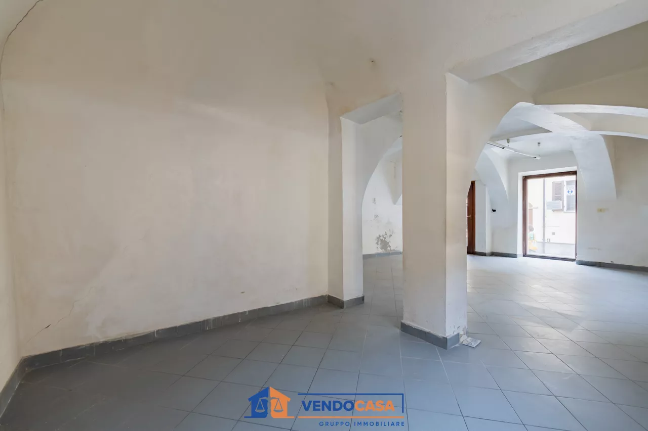 Immagine per Locale Commerciale in vendita a Sant'Albano Stura viale Vallauri 22