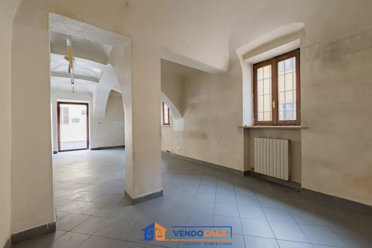 Immagine per Locale Commerciale in vendita a Sant'Albano Stura viale Vallauri 22