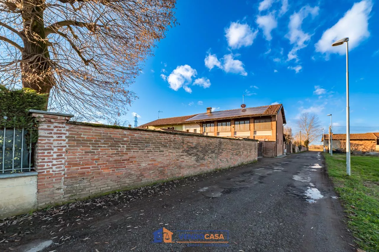 Immagine per Casa Indipendente in vendita a Carmagnola via Tosi 15