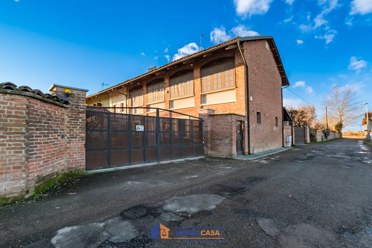 Immagine per Casa Indipendente in vendita a Carmagnola via Tosi 15