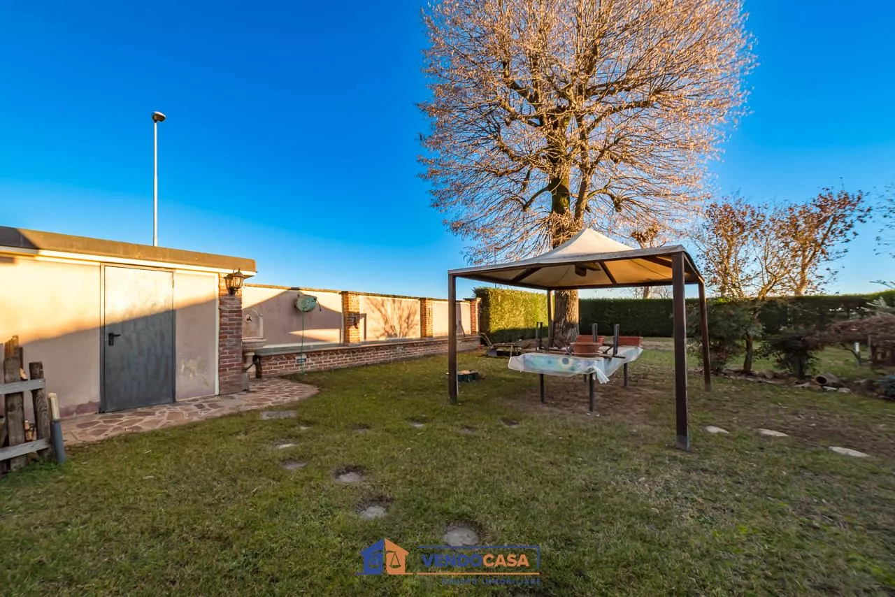 Immagine per Casa Indipendente in vendita a Carmagnola via Tosi 15
