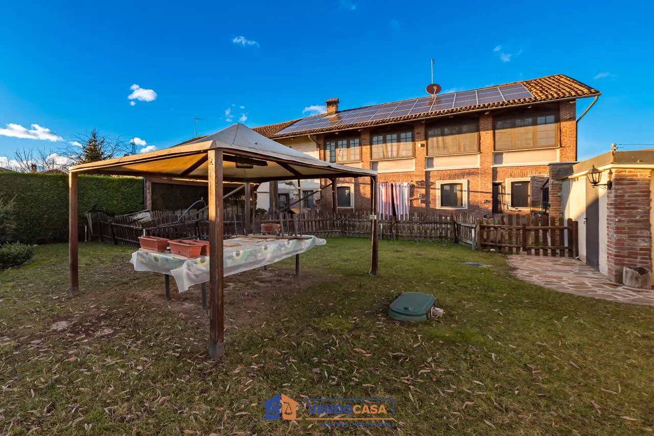 Immagine per Casa Indipendente in vendita a Carmagnola via Tosi 15