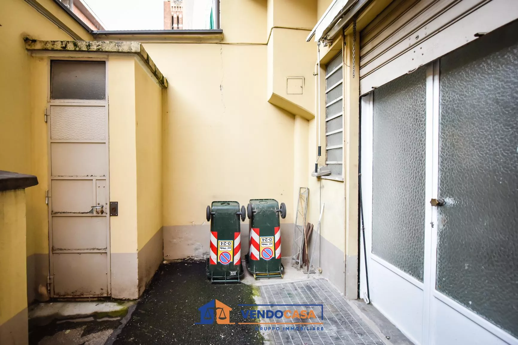 Immagine per Locale Commerciale in affitto a Torino via Nizza 230