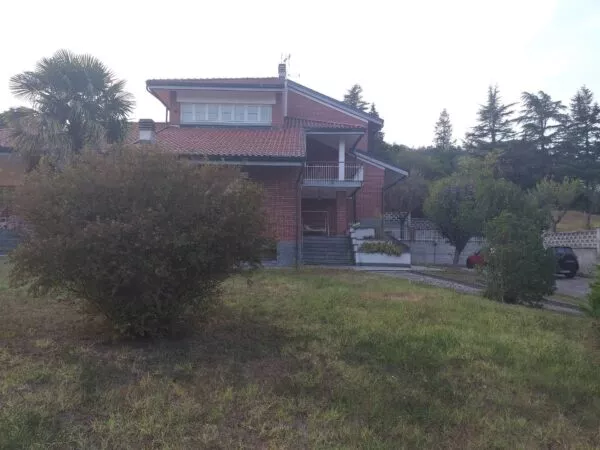 Villa via Pozzo, Odalengo Grande