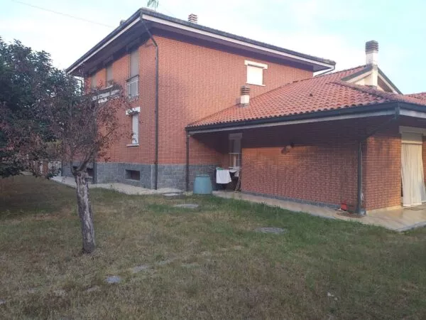 Villa via Pozzo, Odalengo Grande