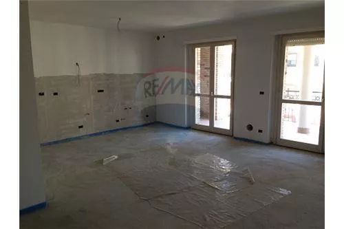Appartamento via Colombo, Caselle Torinese