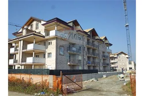 Appartamento via Colombo, Caselle Torinese