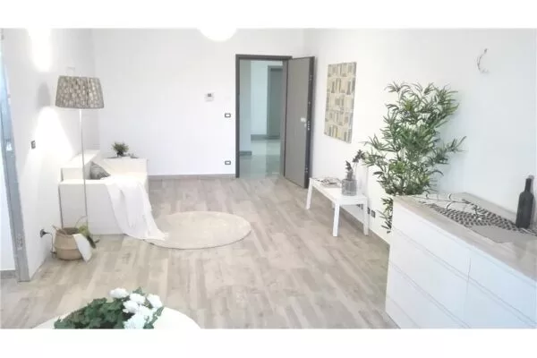 Appartamento via Colombo, Caselle Torinese