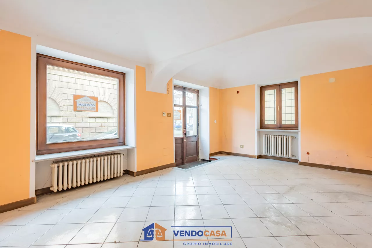 Immagine per Locale Commerciale in vendita a Saluzzo corso Piemonte 87