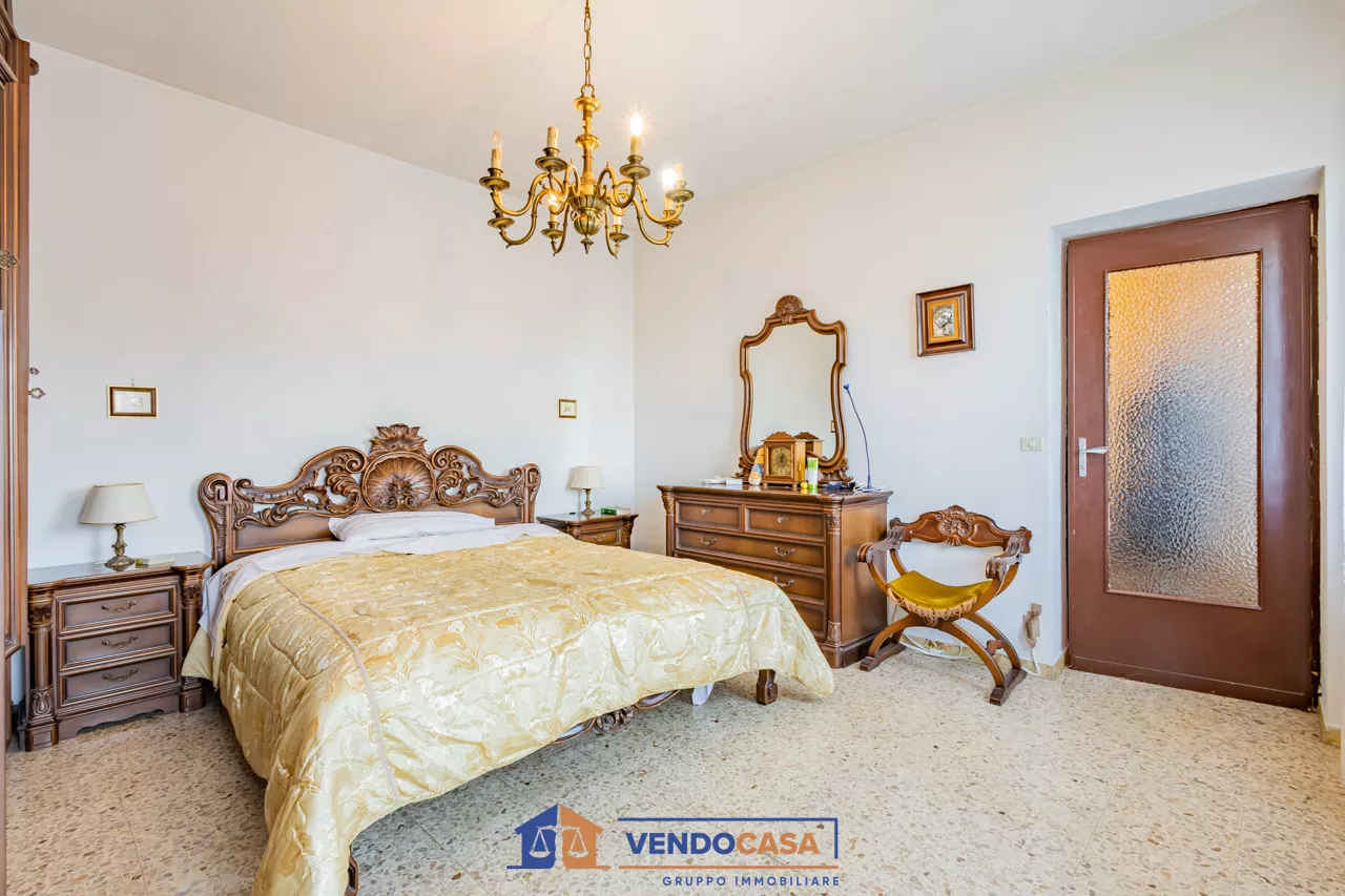 Immagine per Casa Indipendente in vendita a Santa Vittoria d'Alba via Caisotti 5