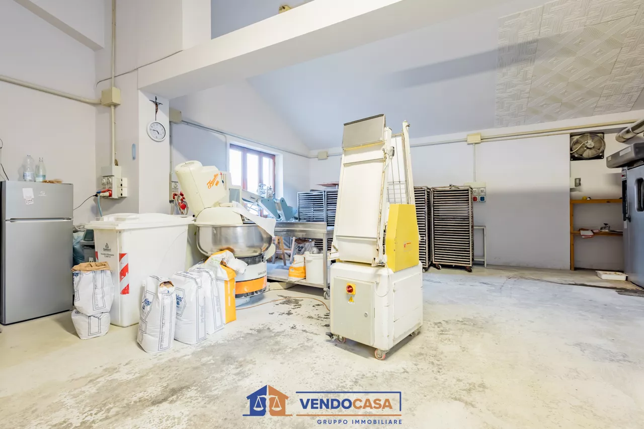 Immagine per Casa Indipendente in vendita a Santa Vittoria d'Alba via Caisotti 5