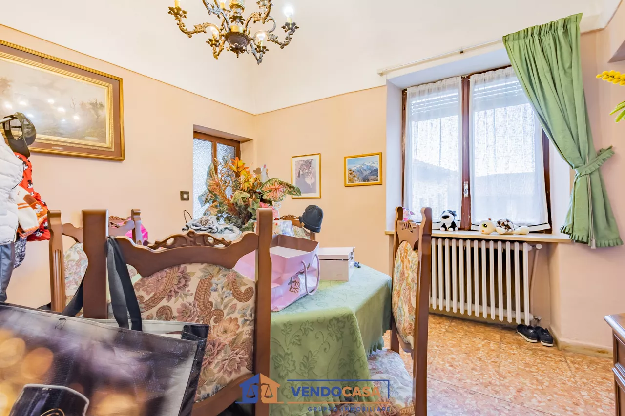 Immagine per Casa Indipendente in vendita a Santa Vittoria d'Alba via Caisotti 5