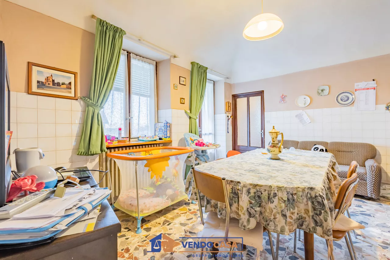 Immagine per Casa Indipendente in vendita a Santa Vittoria d'Alba via Caisotti 5