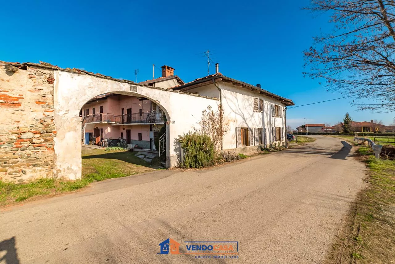 Immagine per Casa Indipendente in vendita a Revello via San Firmino 20