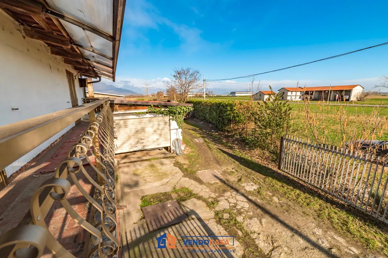 Immagine per Casa Indipendente in vendita a Revello via San Firmino 20