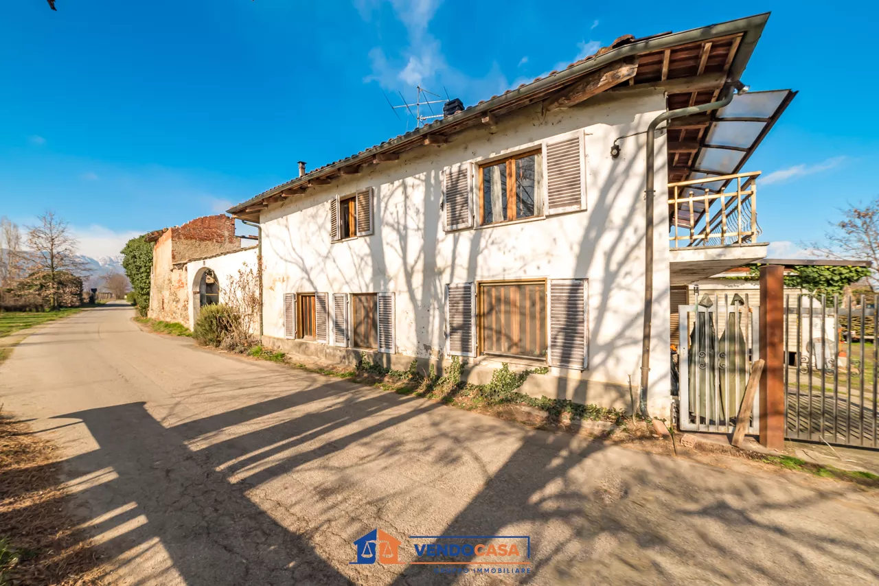 Immagine per Casa Indipendente in vendita a Revello via San Firmino 20