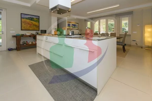 Villa lungo, La Cassa