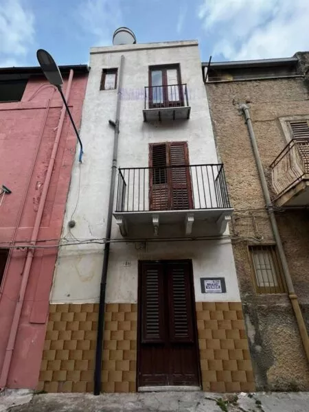 Casa Indipendente via Rosa, Ribera