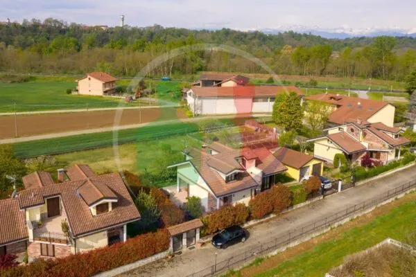 Villa via Rivarolo Bossola, Lombardore