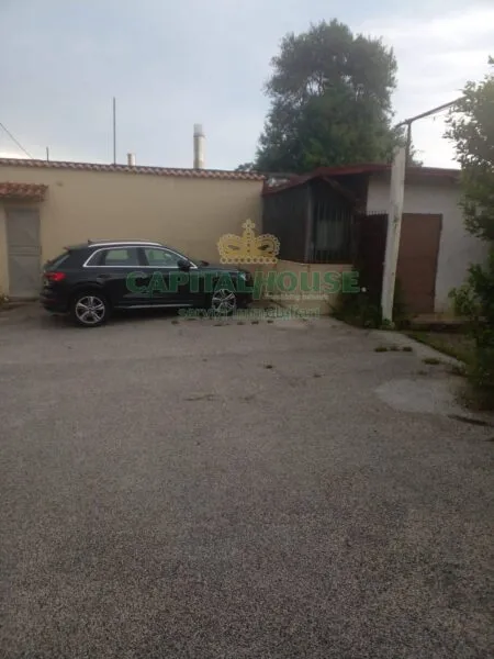 Locale Commerciale via Orazio, Bacoli