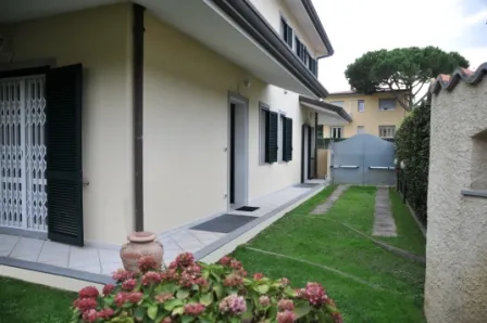 Immagine per Porzione di casa in vendita a Camaiore via Montecastrese