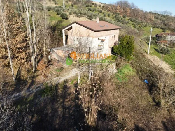 Villa via Contrada Chiusa Zeoli, Tufara