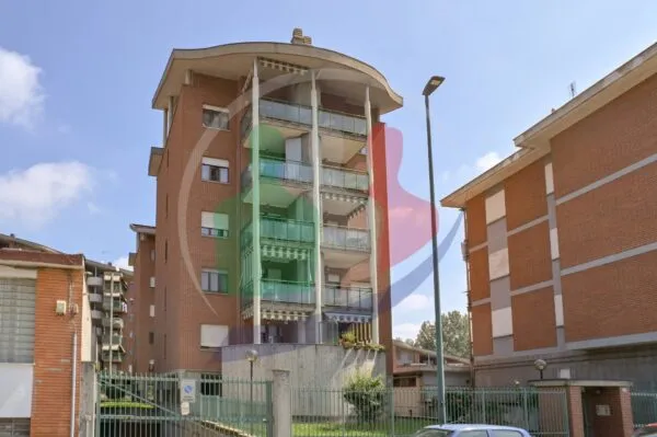 Appartamento lungo Dora Liguria, Lucento, Torino