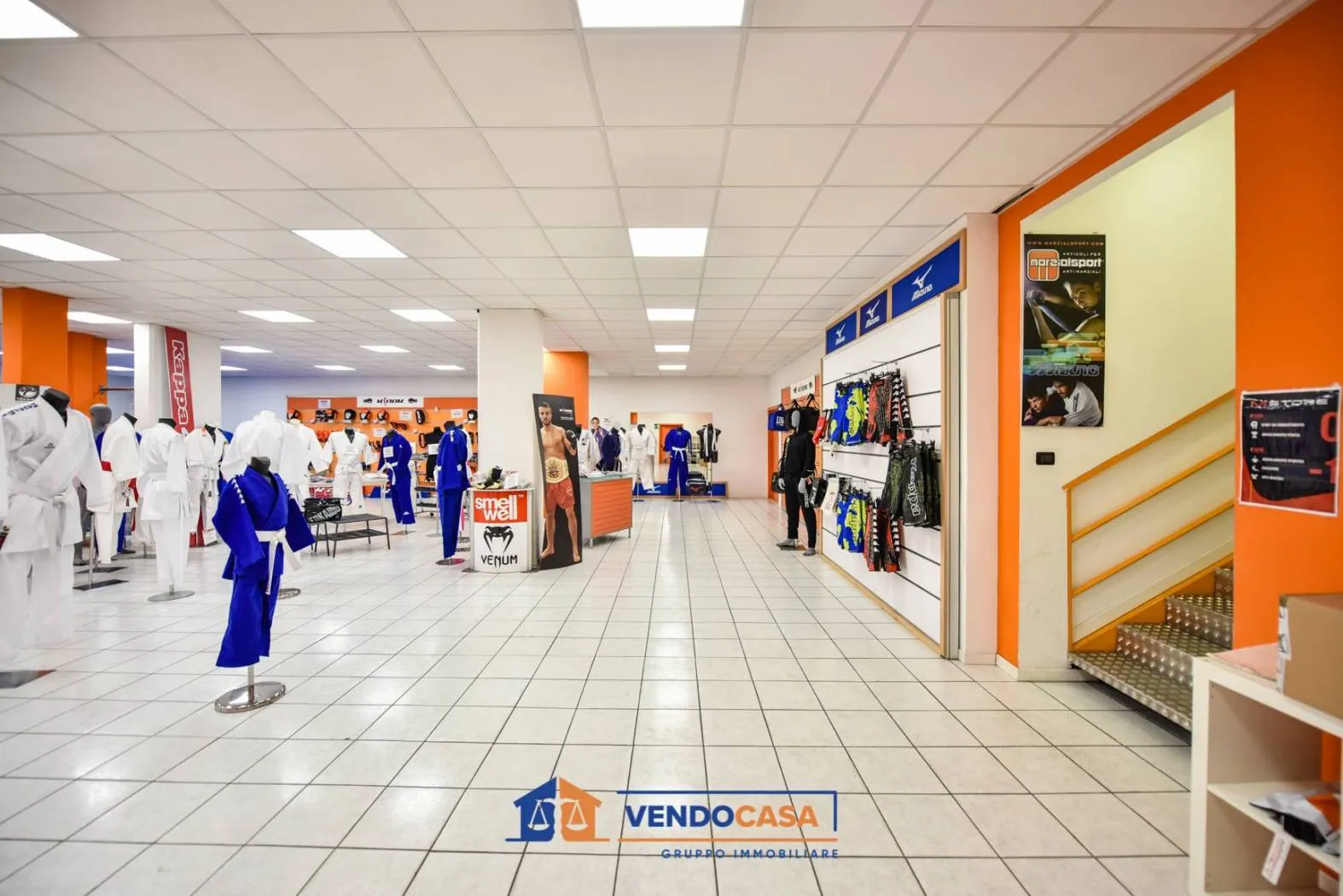 Immagine per Locale Commerciale in Vendita a Torino Corso Francia 276