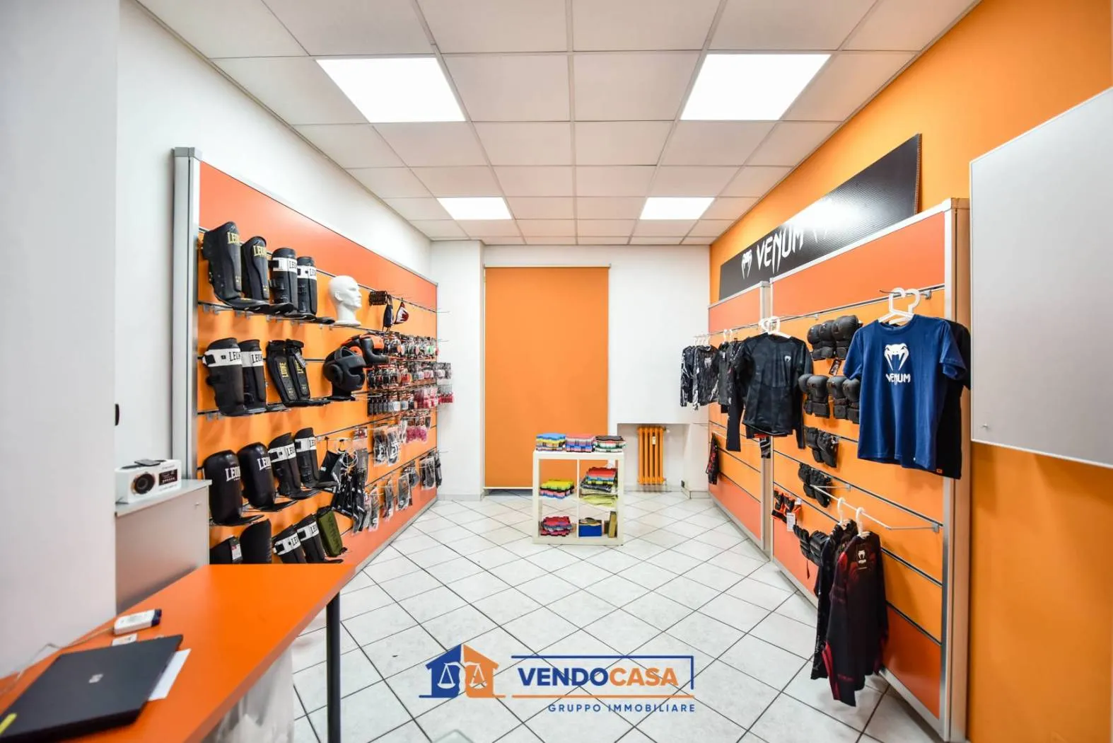 Immagine per Locale Commerciale in Vendita a Torino Corso Francia 276