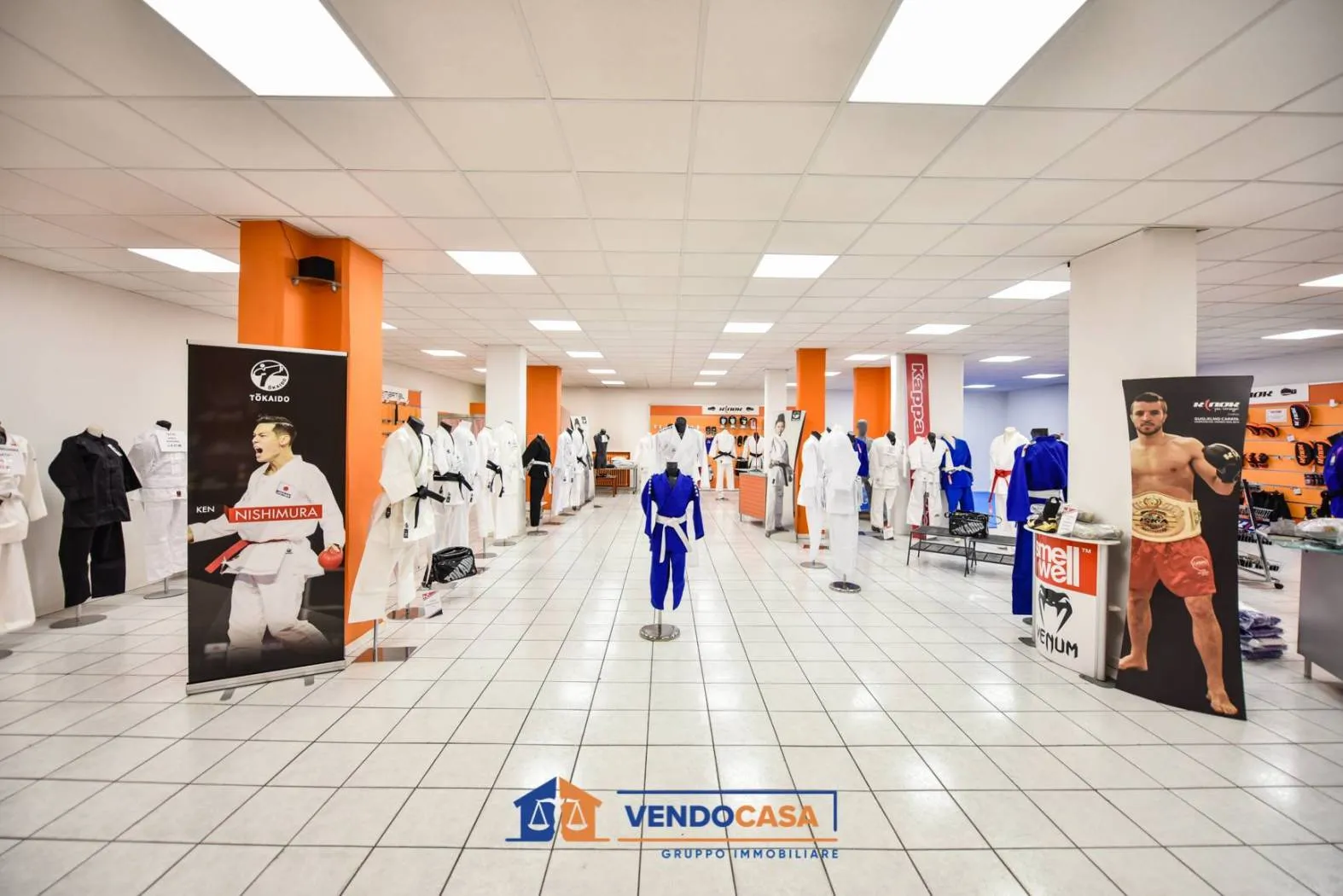 Immagine per Locale Commerciale in Vendita a Torino Corso Francia 276