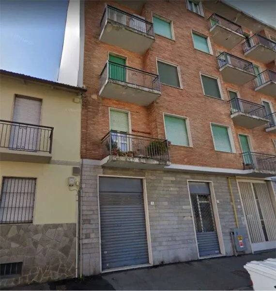 Negozio via Vittorio Alfieri 19, Grugliasco