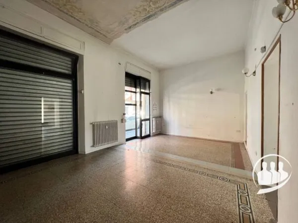 Negozio via Brandizzo, Barriera Milano, Torino