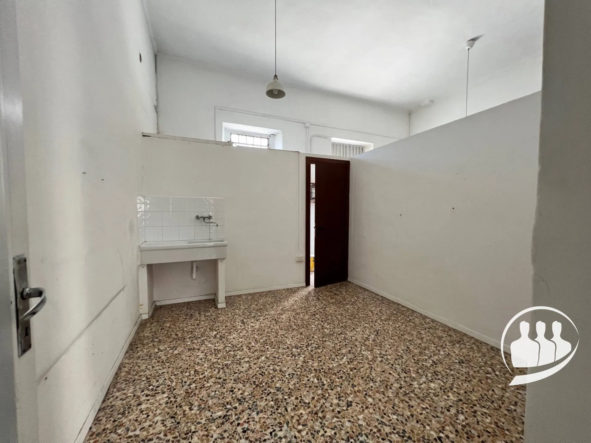 Immagine per Negozio in affitto a Torino via Brandizzo
