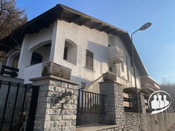 Villa via Adige, Trana