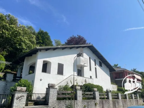 Villa via Adige, Trana