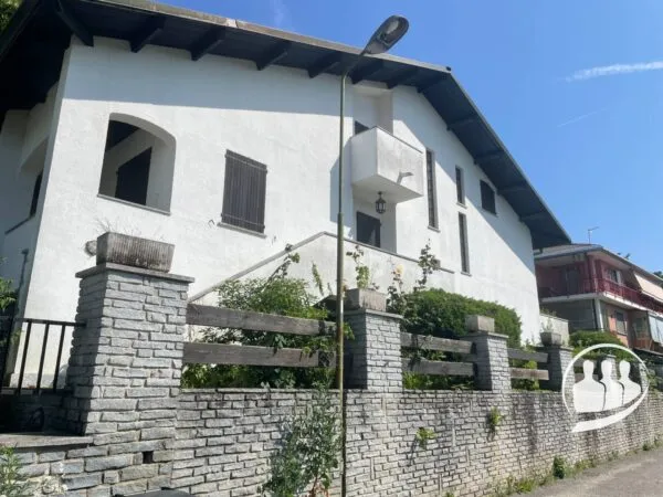 Villa via Adige, Trana
