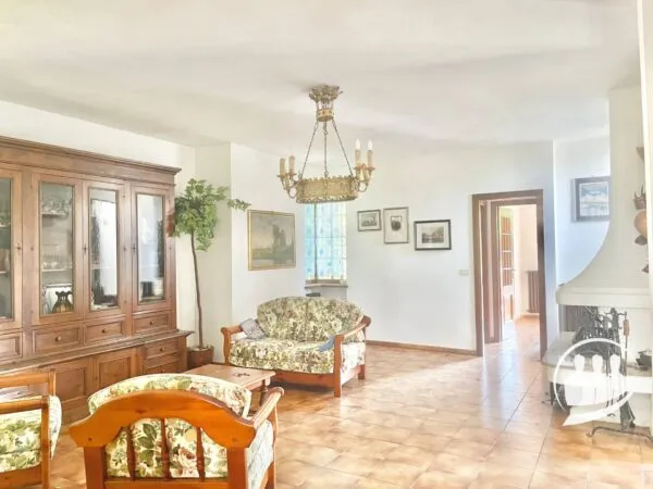 Villa via Adige, Trana
